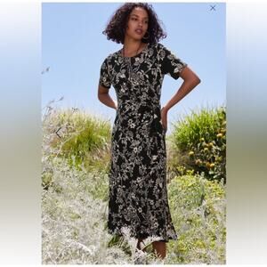 Johnny Was The janie favorite dress Size Medium NWOT Vassala Print